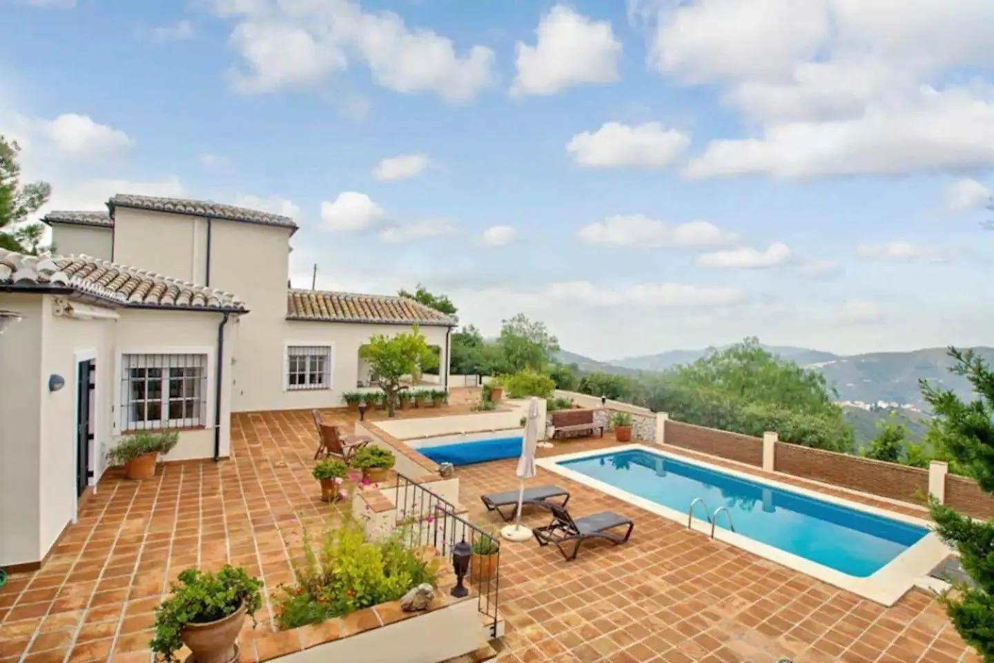 Villa-Atreju-Fuer-Bis-Zu-10-Personen-Mit-Pool-Gaestehaus-Top-Ausstattung Competa